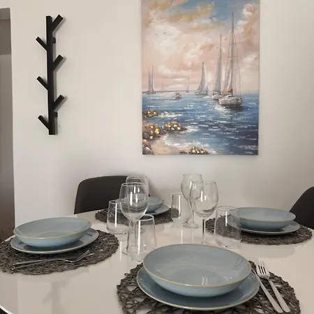 Elegant Two-bedroom In Kato Close To Everything! *