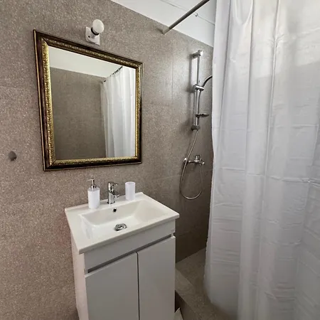 Elegant Two-bedroom In Kato Close To Everything! Appartamento Paphos